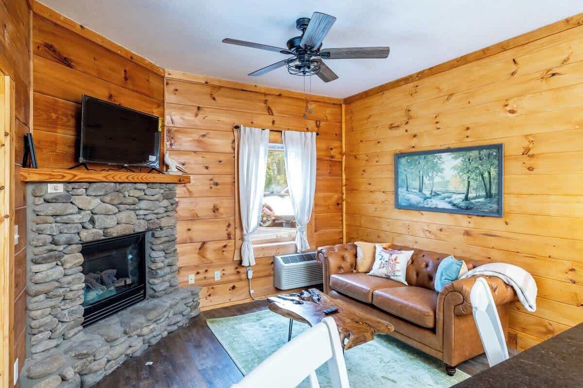 TV, fireplace, offices