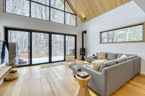 Snohaus 9 - Scandinavian Mountain Chalet | Living area | Fireplace - Snohaus Chalets (Mont-Tremblant)