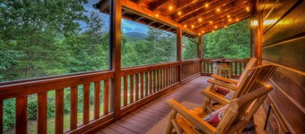 Sunrise Adventure - Mountain Escape with Hot tub and Sunrise Views!