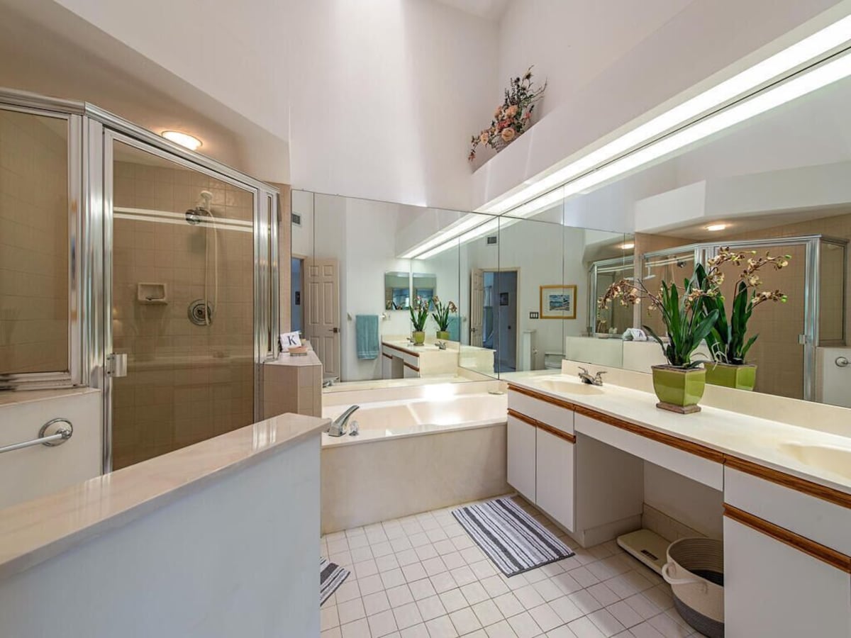 Photo 4 of Super Location In Park Shore Near Venetian Village and Beach Entry