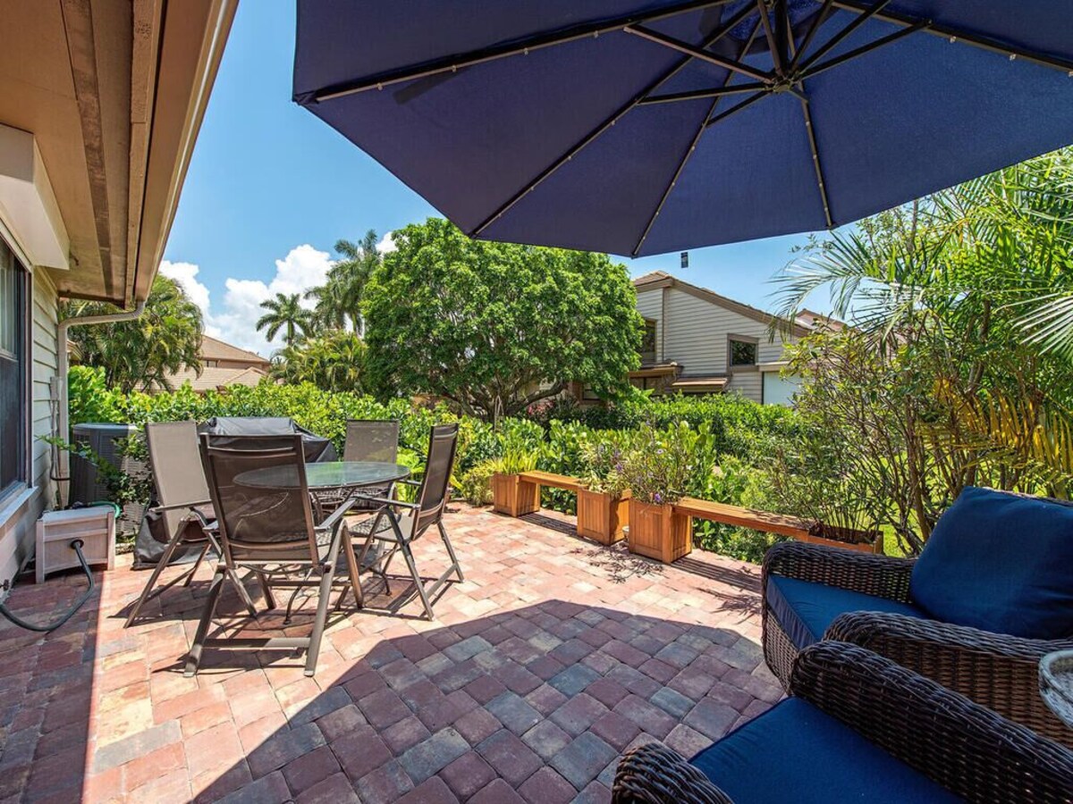 Photo 6 of Super Location In Park Shore Near Venetian Village and Beach Entry