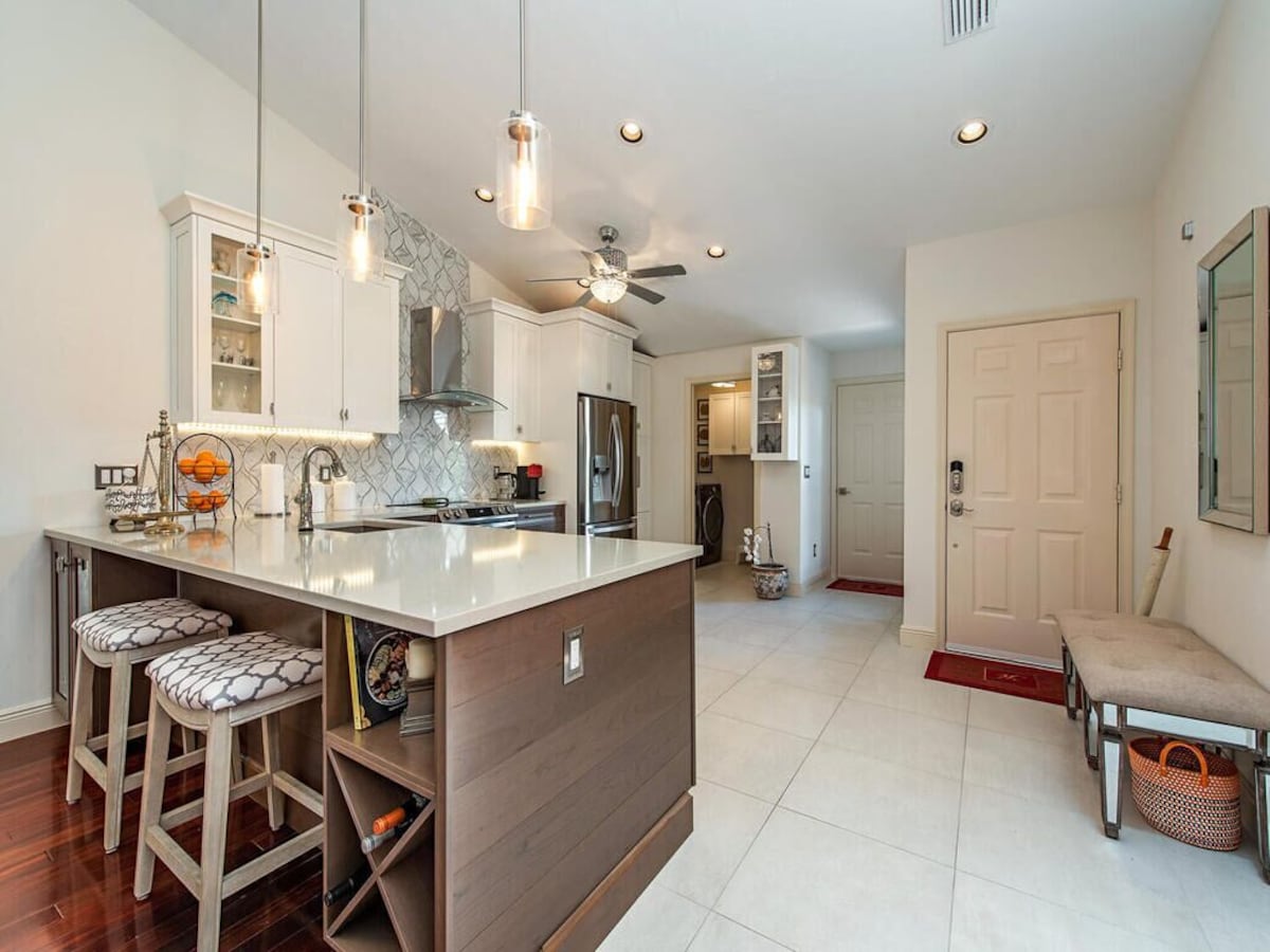 Photo 10 of Super Location In Park Shore Near Venetian Village and Beach Entry