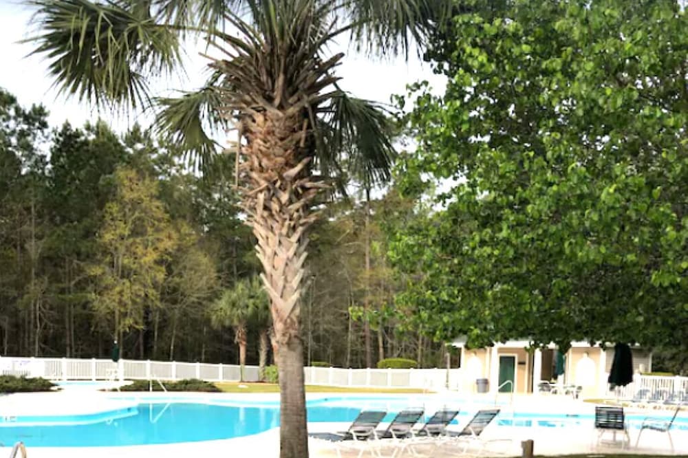 Golf Condo at True Blue Golf Club - minutes to the beach!