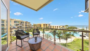 Apartment (2 Bedrooms) | Front of property