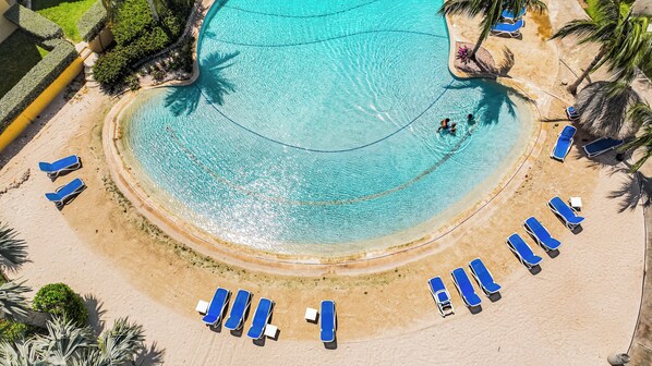 Apartment (2 Bedrooms) | Property amenity - Oceania 452 (Oranjestad)