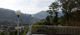 HillBrow Guest House And Restaurant