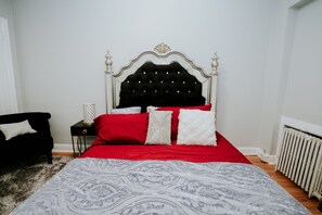 2 bedrooms, iron/ironing board, Internet