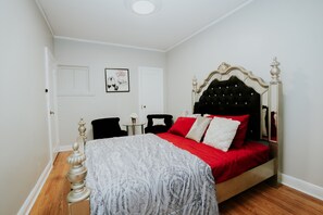 2 bedrooms, iron/ironing board, Internet