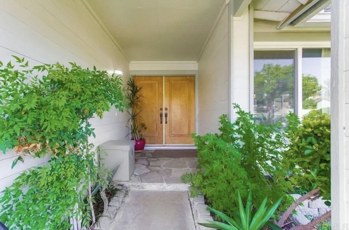 Cozy, chic 2-bedroom house in the heart of Poway