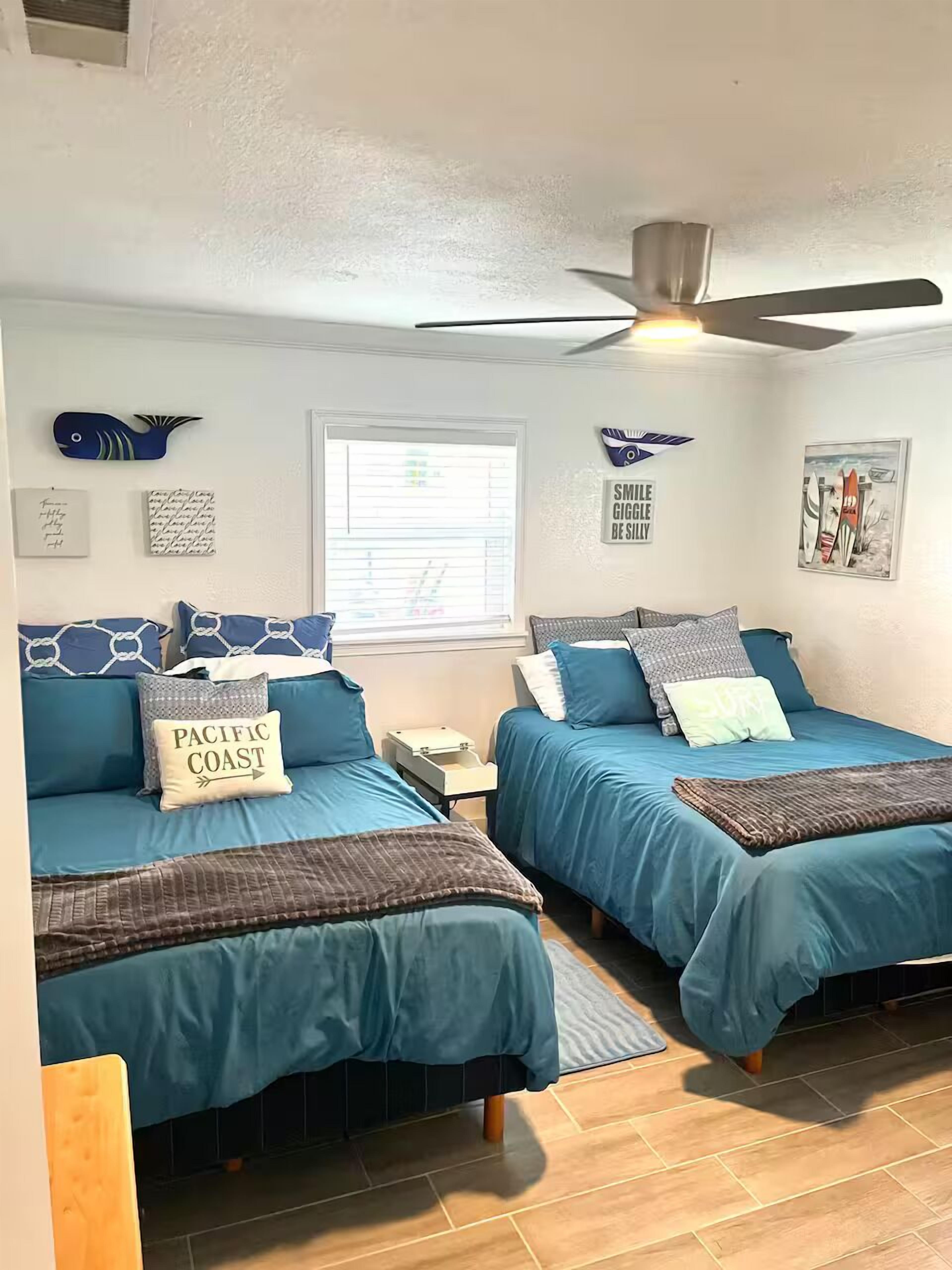 4 habitaciones, tabla de planchar con plancha y cuna de viaje 