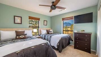 4 slaapkamers, een bureau, reisbedje, gratis wifi