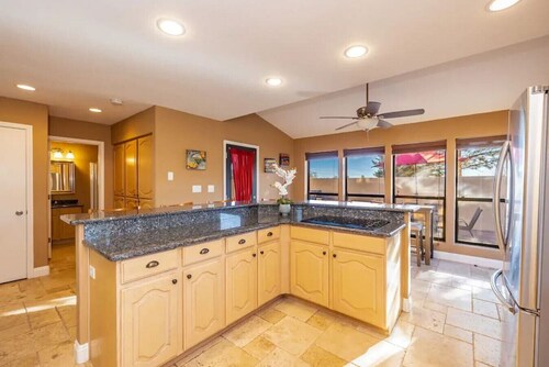 Peaceful Family Escape~Game Room~Hot Tub