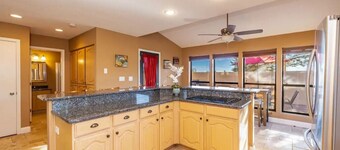 Peaceful Family Escape~Game Room~Hot Tub