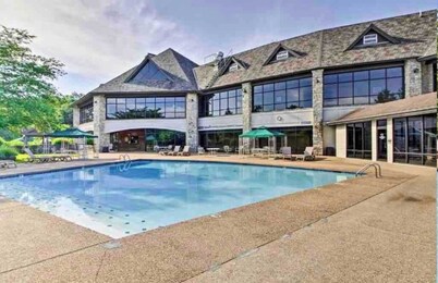 Pool Table!  Ping Pong!  Arcades!  Swimming Pool!!