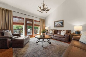 Téléviseur, foyer, jeux vidéo, lecteur de DVD