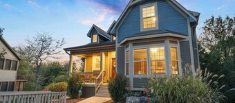 Private HOT TUB!! ARCADE in home w/ POOL TABLE!!