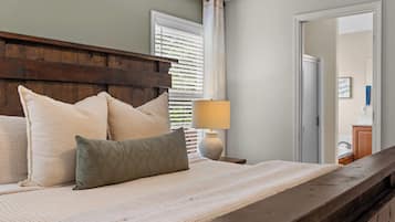 3 bedrooms, desk, iron/ironing board, WiFi