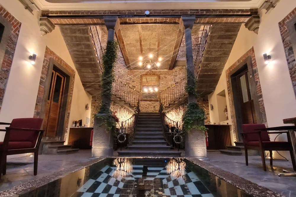 Milo Collection Hotel