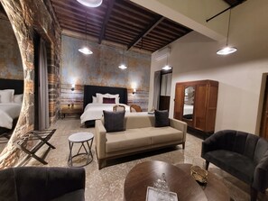 Grand Suite | 1 bedroom, premium bedding, down duvets, memory-foam beds - Milo Collection Hotel (Puebla)