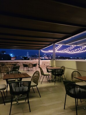 Sundeck