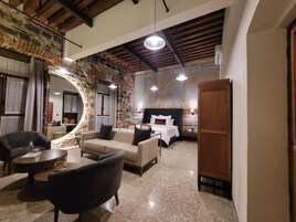 特级套房 | 1 多间卧室、高档床上用品、羽绒被、记忆海绵床垫