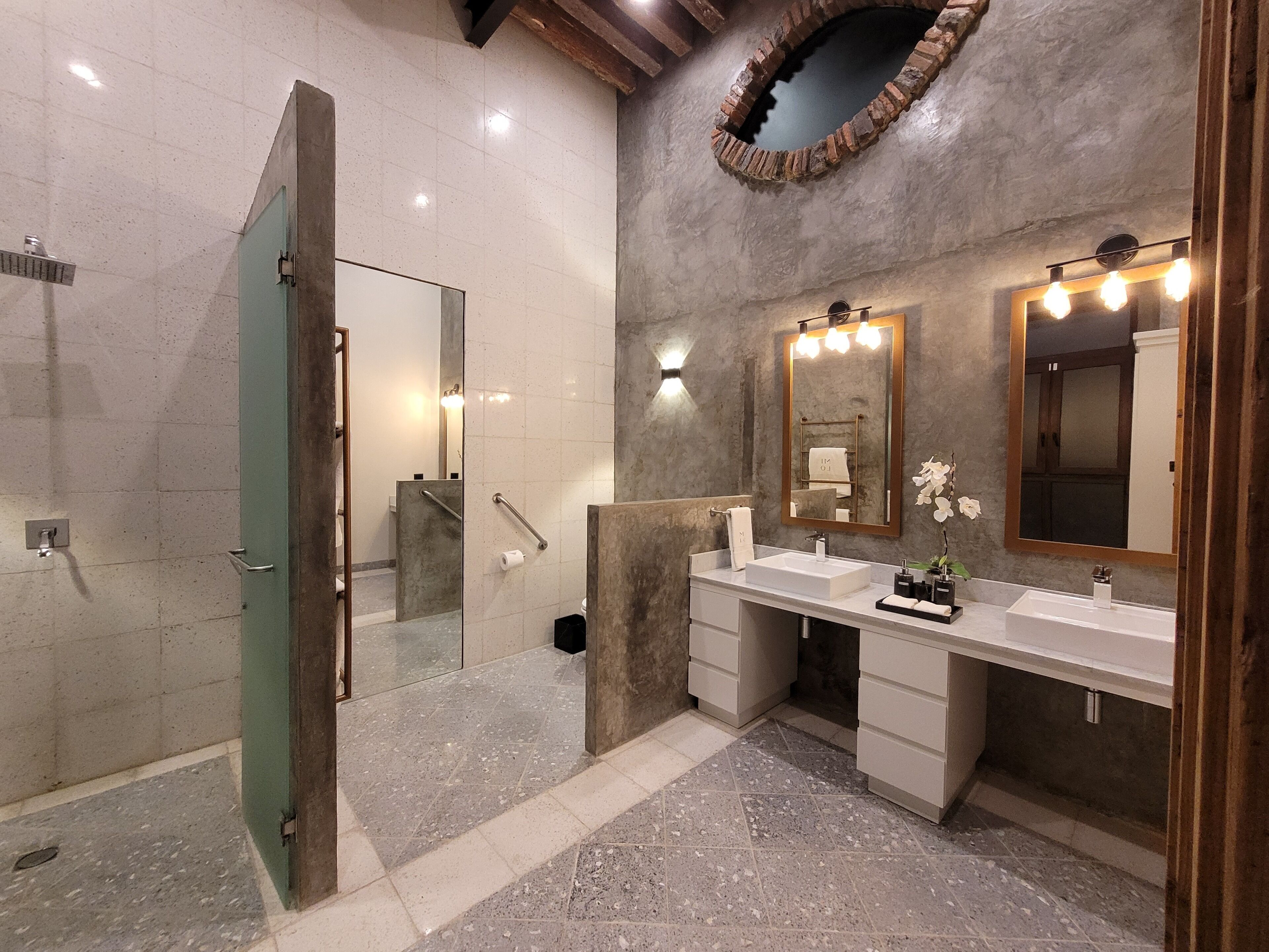 Milo Collection Hotel