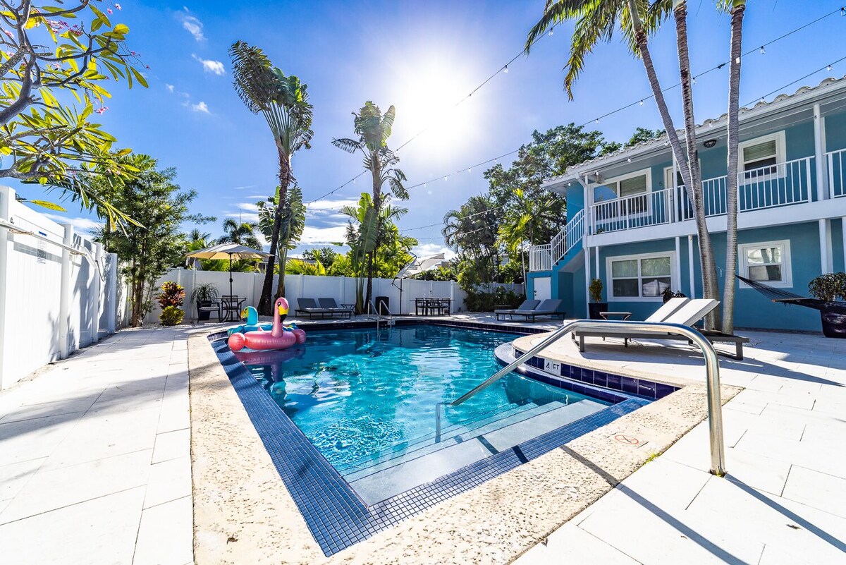 Blue Parrot 1 bedroom Apt ★5 min drive to the Ocean★Galleria Mall