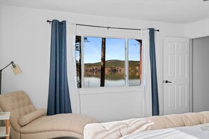 5 slaapkamers, een kluis op de kamer, een bureau, reisbedje