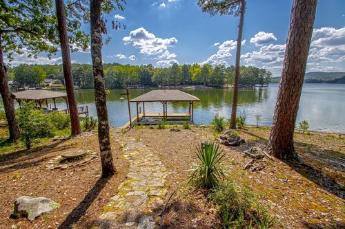 Spacious Lake view Home - Pet Friendly - Private Dock
