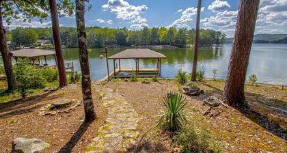 Spacious Lake view Home - Pet Friendly - Private Dock