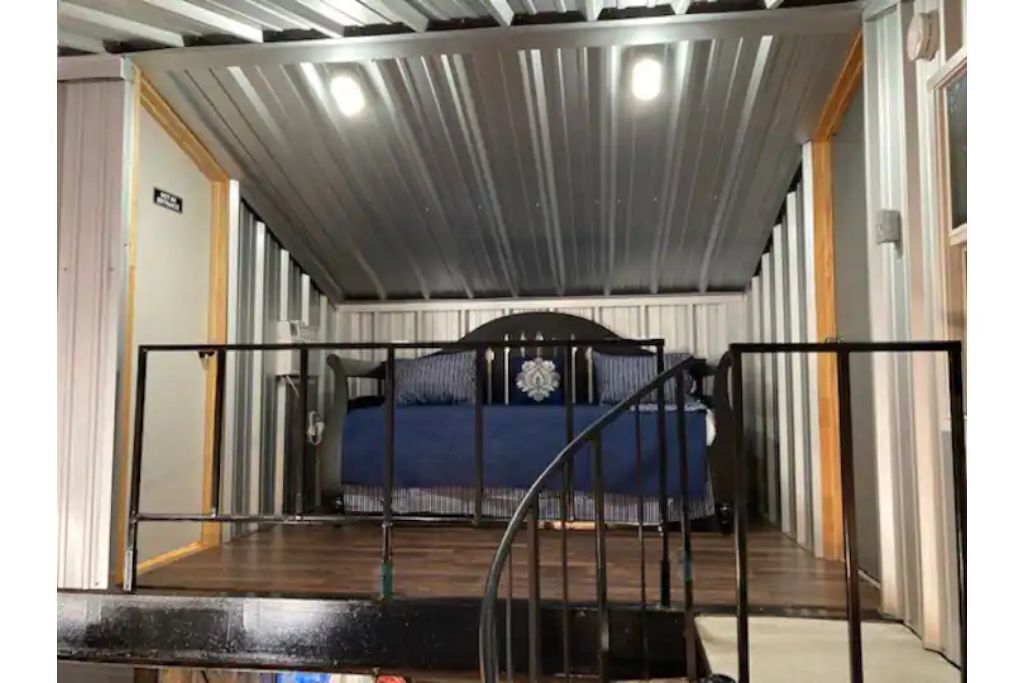 Lake Cabin with private dock and boat parking!