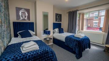 Luxury House | 4 bedrooms, free WiFi