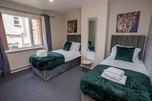 Luxury House | 4 bedrooms, free WiFi