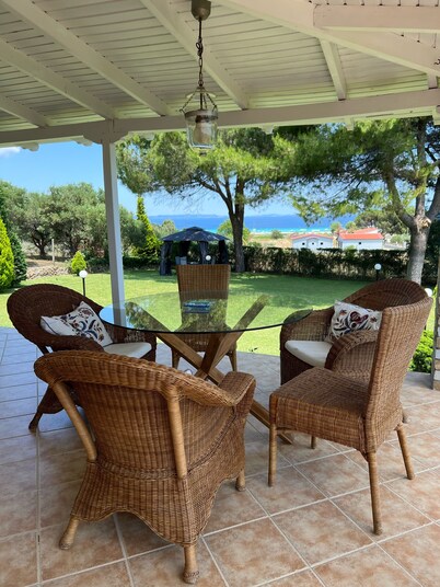Private house and garden, spacious with sea view