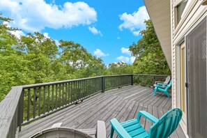 Property grounds - Lake View of Fontana Lake close to Great Smoky Mountains and Tail of the Dragon (Almond)