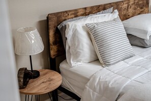 5 quartos, escrivaninha, Wi-Fi, roupa de cama