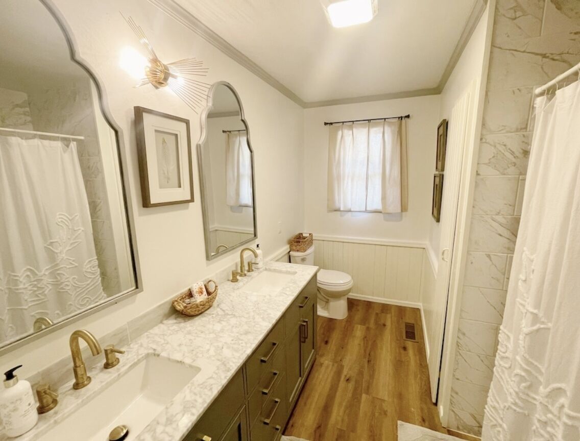 Grand Lake cabin on Monkey Island minutes from Shangri-La w/Hot Tub and Fire Pit