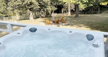 Grand Lake cabin on Monkey Island minutes from Shangri-La w/Hot Tub and Fire Pit
