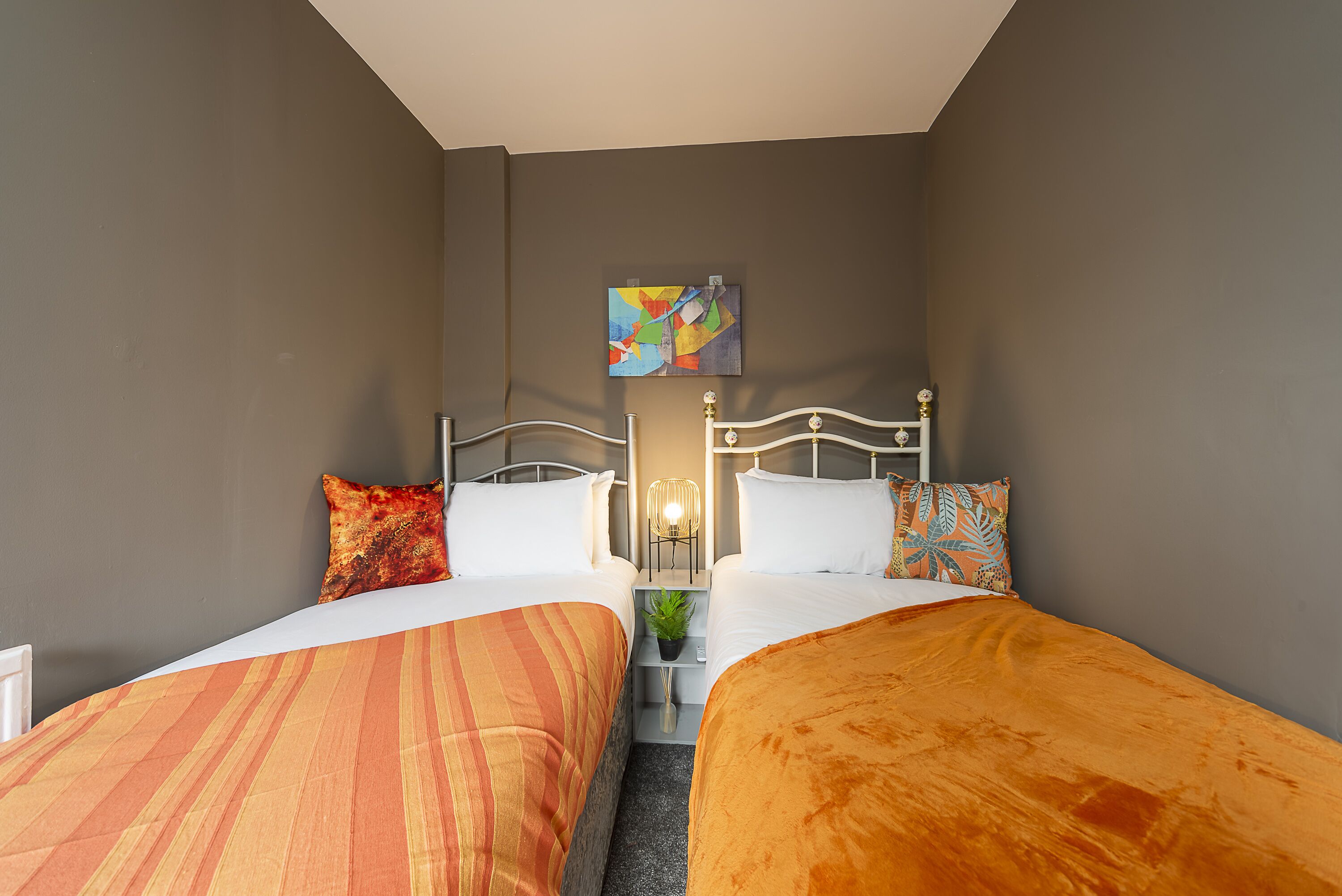 🌈Art-Filled Bohemian Apt🌈 Colourful🌈Praise Inn