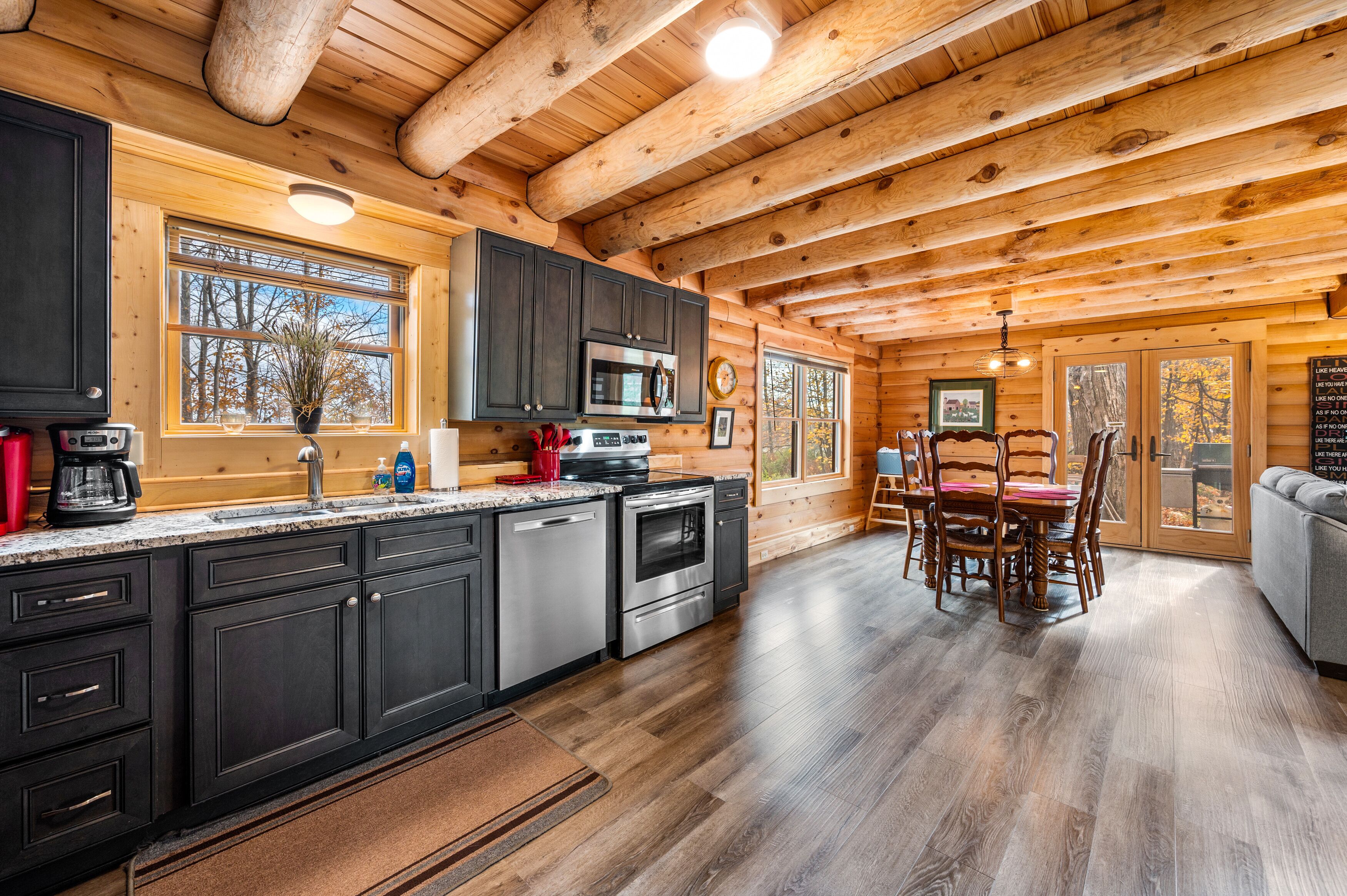 3 bed 2 bath log cabin w/ firepit in Sister Bay, WI