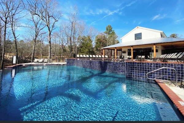 Infinity pool