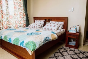 Deluxe Apartment | Individually furnished, laptop workspace, iron/ironing board, free WiFi