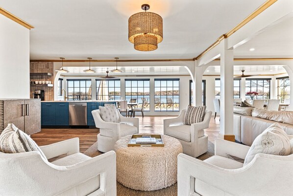 Smart TV, fireplace, video games, table tennis