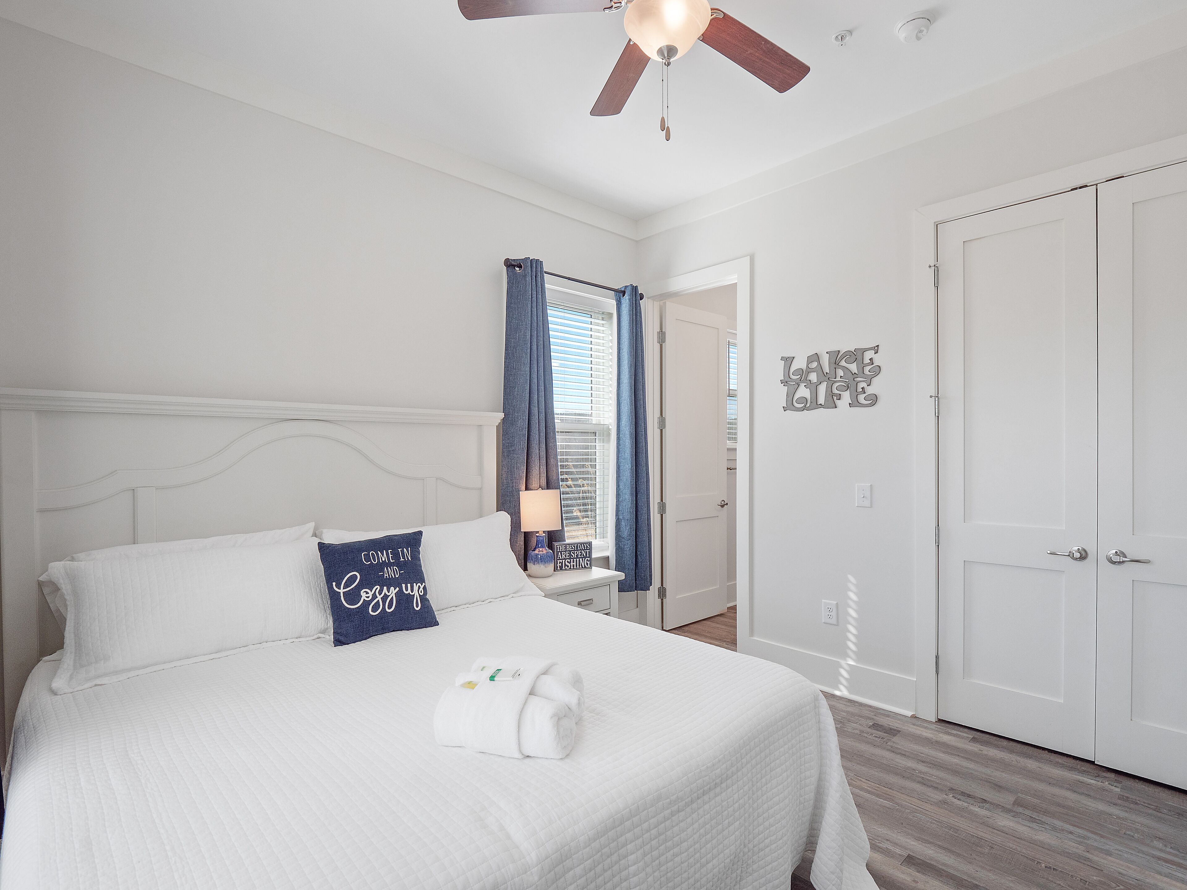 "MALLARD POINT 100" -  Luxury condo- conveniently located!