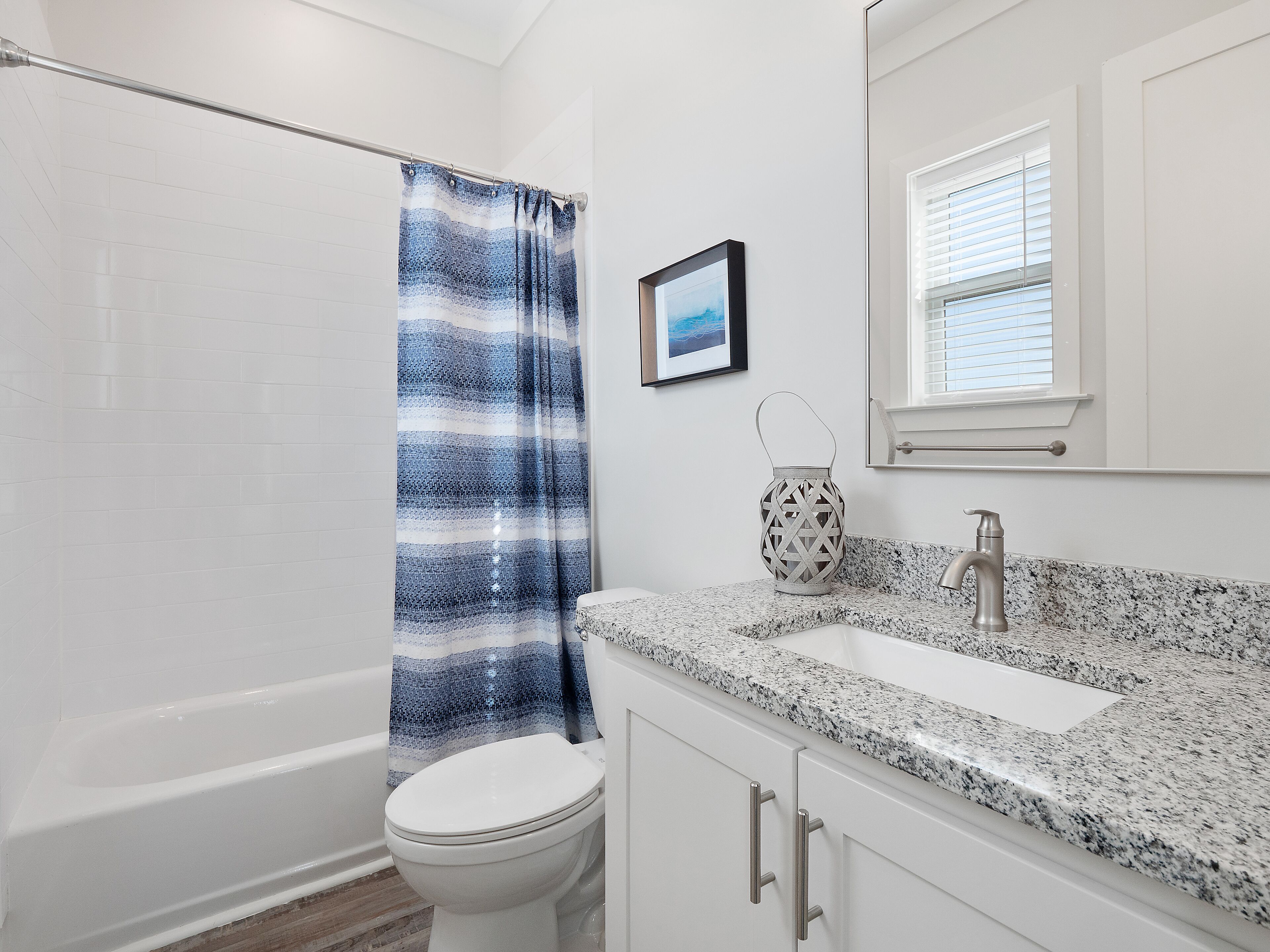 "MALLARD POINT 100" -  Luxury condo- conveniently located!