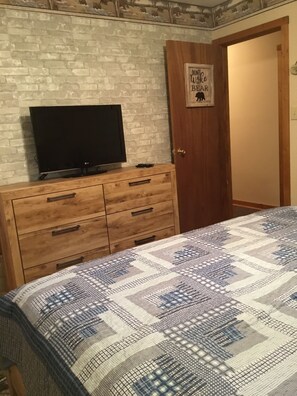 3 bedrooms, desk, free WiFi, bed sheets