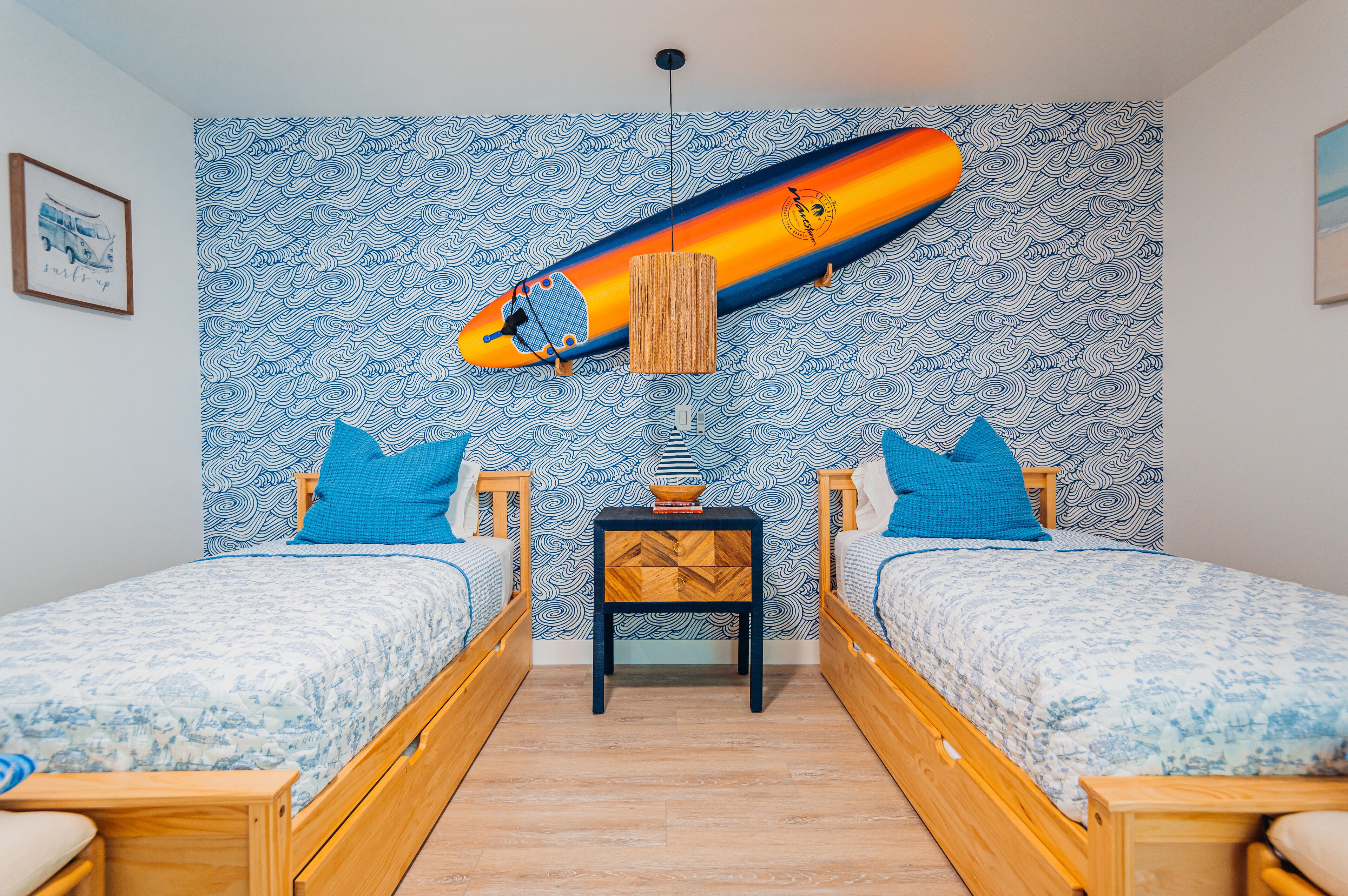 Beachfront Luxury Condo, 3 Bedroom, Balcony, Beach access