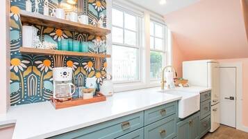 Frigorífic, microones, forn i placa de cuina