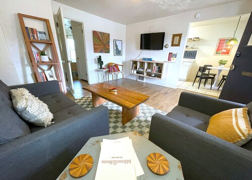 Vintage Casita 2 Bedroom, Pet Friendly!