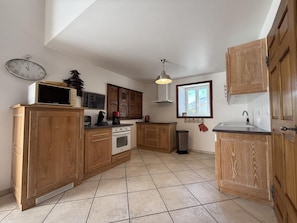 Fridge, microwave, dishwasher